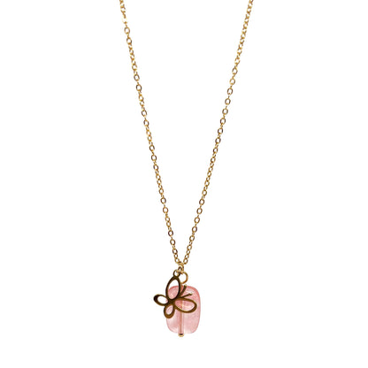 collier femme en acier inoxydable doré avec pendentif papillon ajouré posé sur pierre rose pastel, longueur 39,5 +6 cm, bijou symbolique et féminin plein de douceur et de légèreté