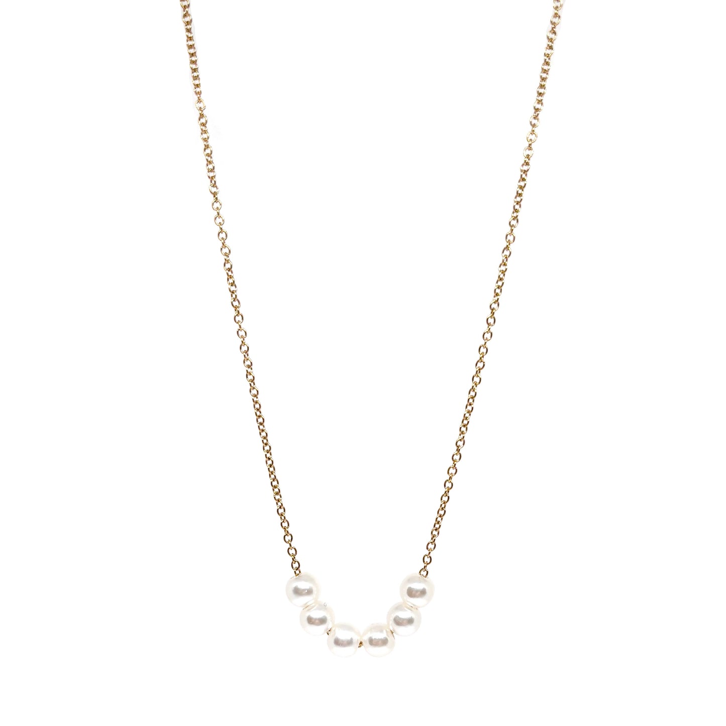Collier pour femme en acier inoxydable couleur doré, orné de sept perles blanches nacrées alignées au centre. Bijou minimaliste et raffiné, résistant à l’eau, idéal pour un style chic et intemporel au quotidien.