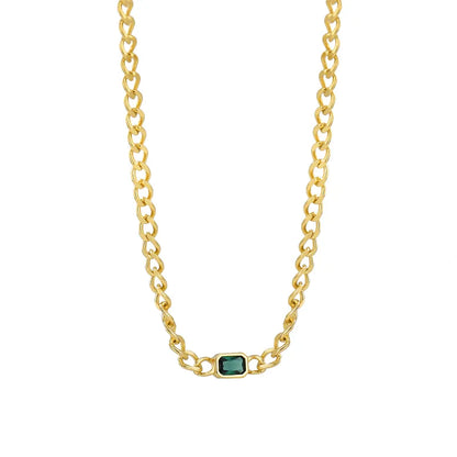 collier femme en plaqué or avec chaîne à mailles larges et pierre verte rectangulaire sertie, longueur ajustable 45 à 50 cm, bijou moderne et audacieux au style chic et urbain
