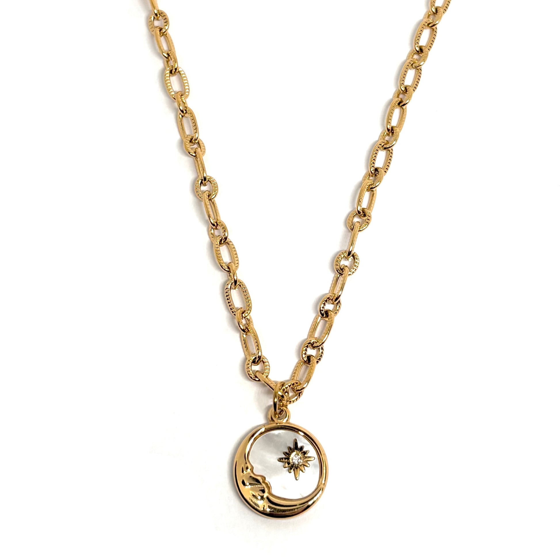 collier pour femme en plaqué or avec pendentif lune et soleil en nacre irisée effet ormeau, bijou lumineux et élégant à offrir