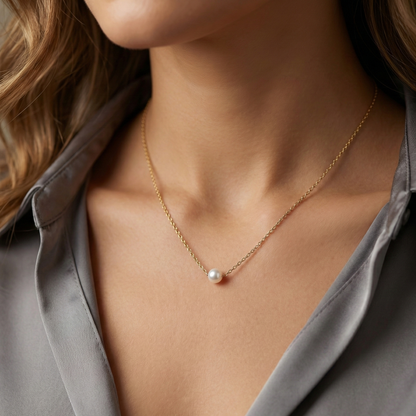 Collier fin doré avec perle centrale de 7 mm