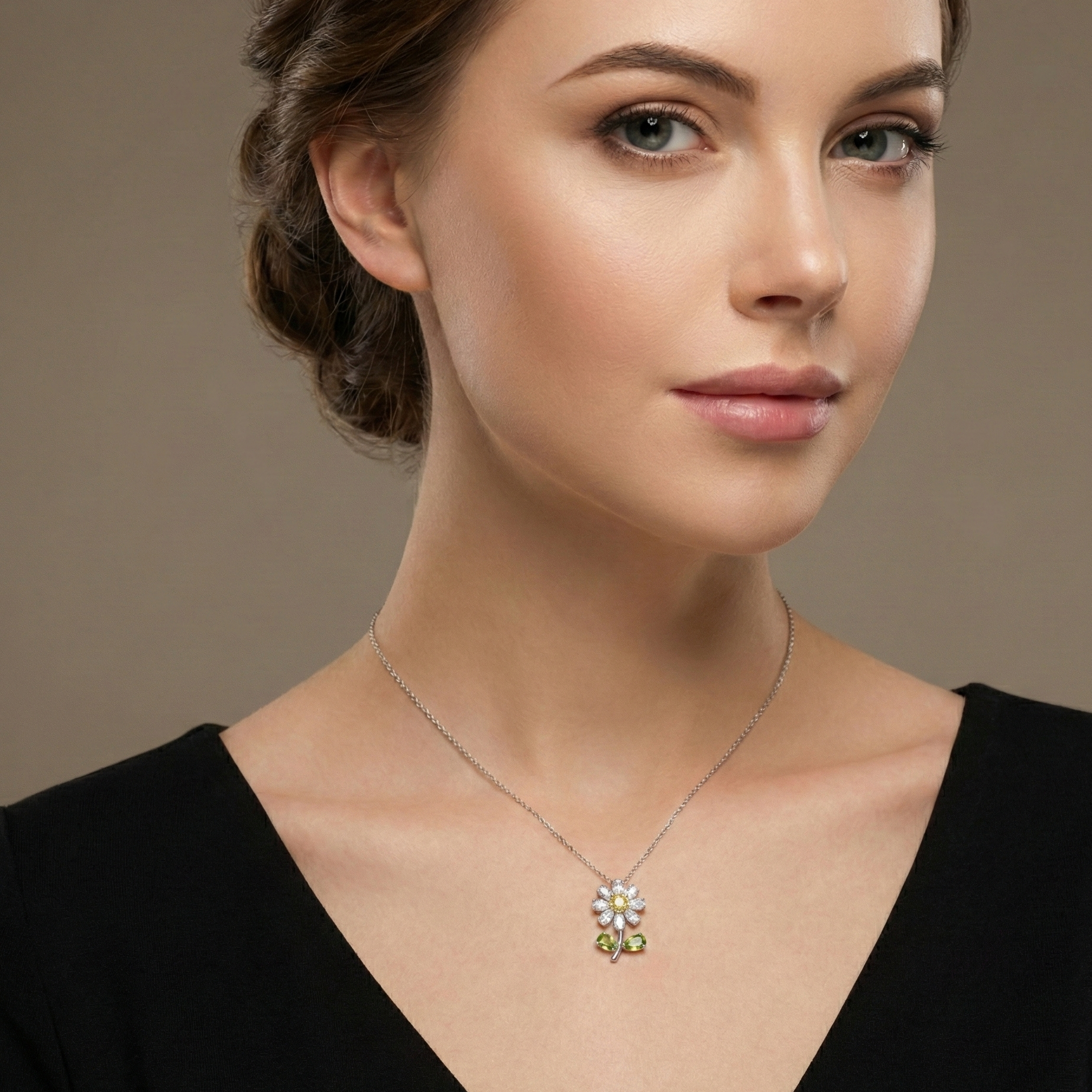 Collier pendentif fleur de marguerite en acier inoxydable argenté, cœur en cristal strass brillant, style champêtre.