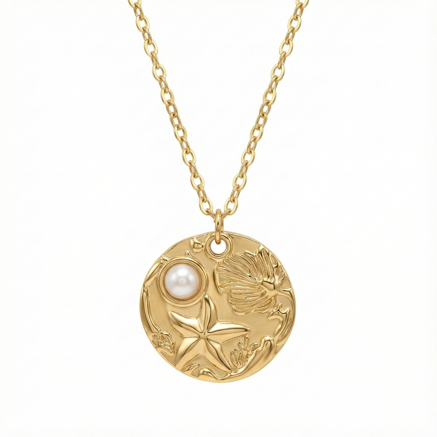 Collier pendentif médaille ronde motif marine (rose des vents ou boussole) en acier inoxydable doré, bijou symbole de voyage.