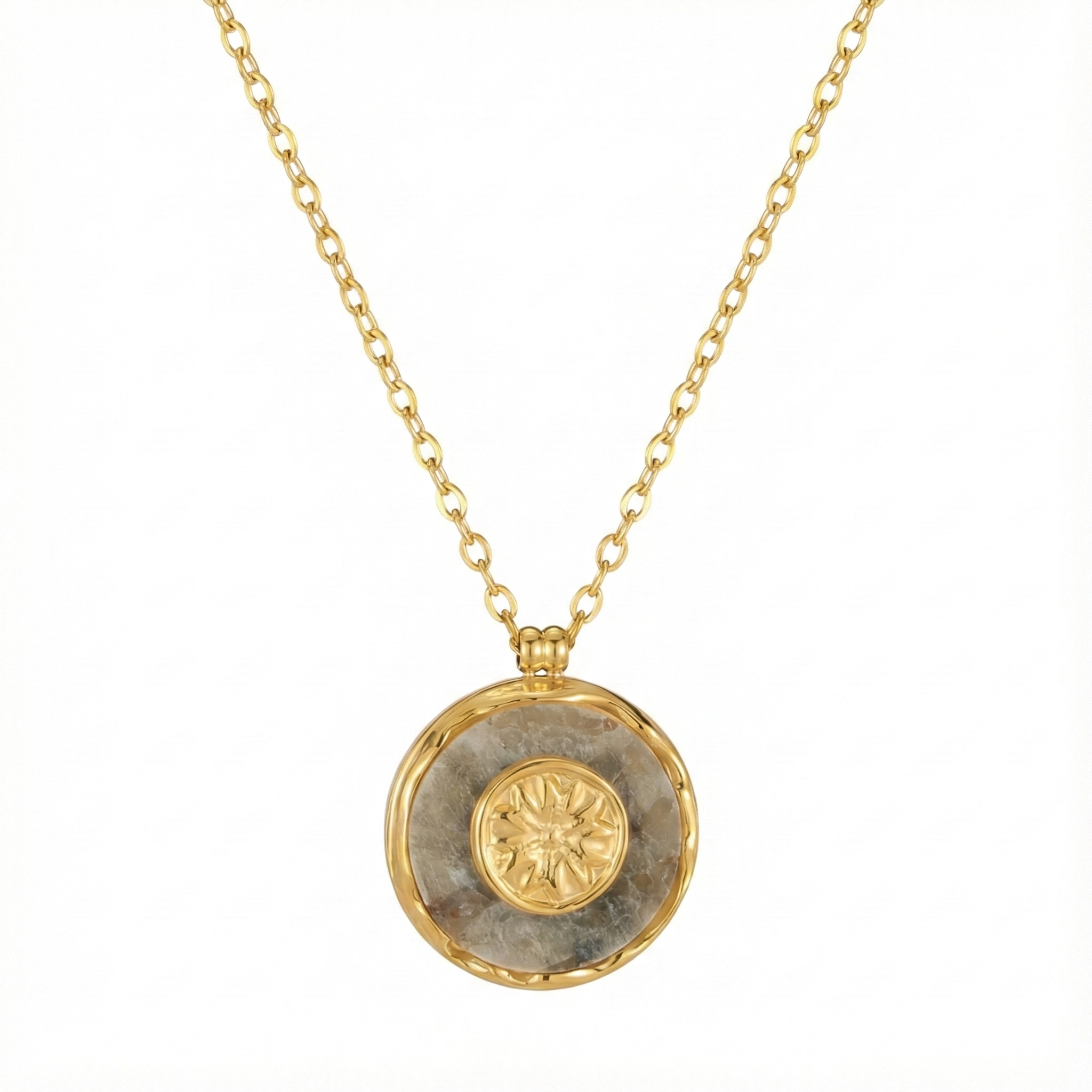 Collier médaillon en pierre naturelle avec rosace dorée