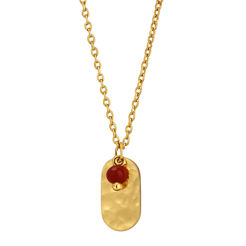 Ce collier doré révèle un pendentif rectangulaire martelé orné d’une perle rouge cerise. Une pièce simple mais pleine de caractère.

Matériaux : Acier inoxydable doré – résistant à l’eau, hypoallergénique, finition martelée pour un effet texturé chic.

Dimensions : Longueur 40 + 5 cm – pendentif 15 mm x 8 mm – poids ≈ 2,5 g.

Style : Minimaliste et moderne, ce bijou apporte une touche de chaleur et d’originalité. Idéal pour un look quotidien ou un cadeau raffiné.