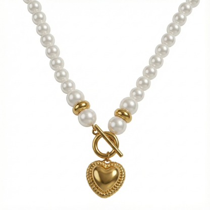 Collier perles nacrées avec cœur doré et fermoir toggle
