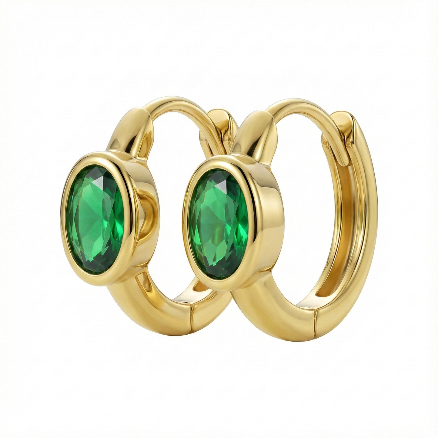 Créoles dorées or 18k de forme ovale avec pierre synthétique verte aux reflets émeraude, bijou minimaliste et élégant
