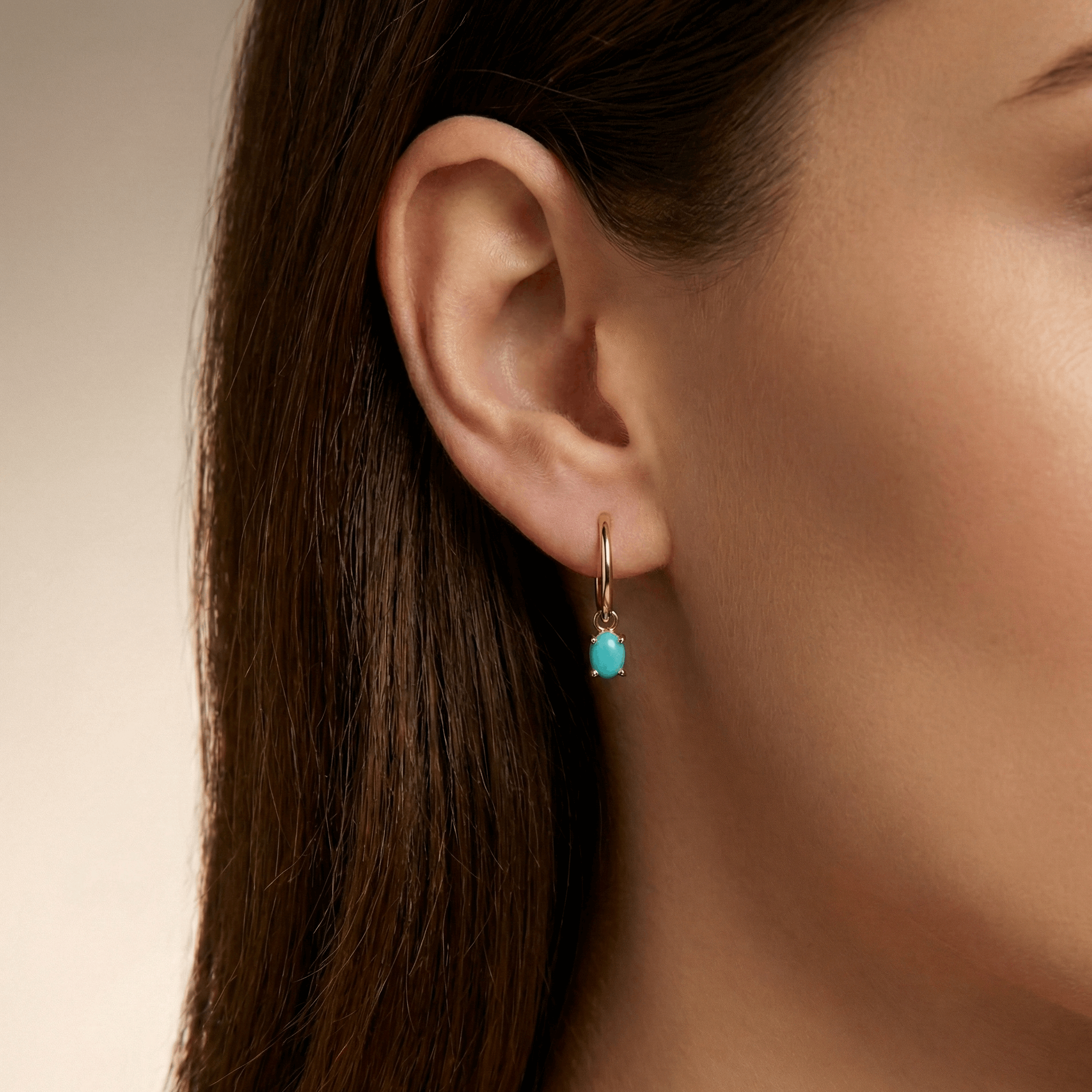 Créoles dorées or 18k avec pierre turquoise ovale pendante