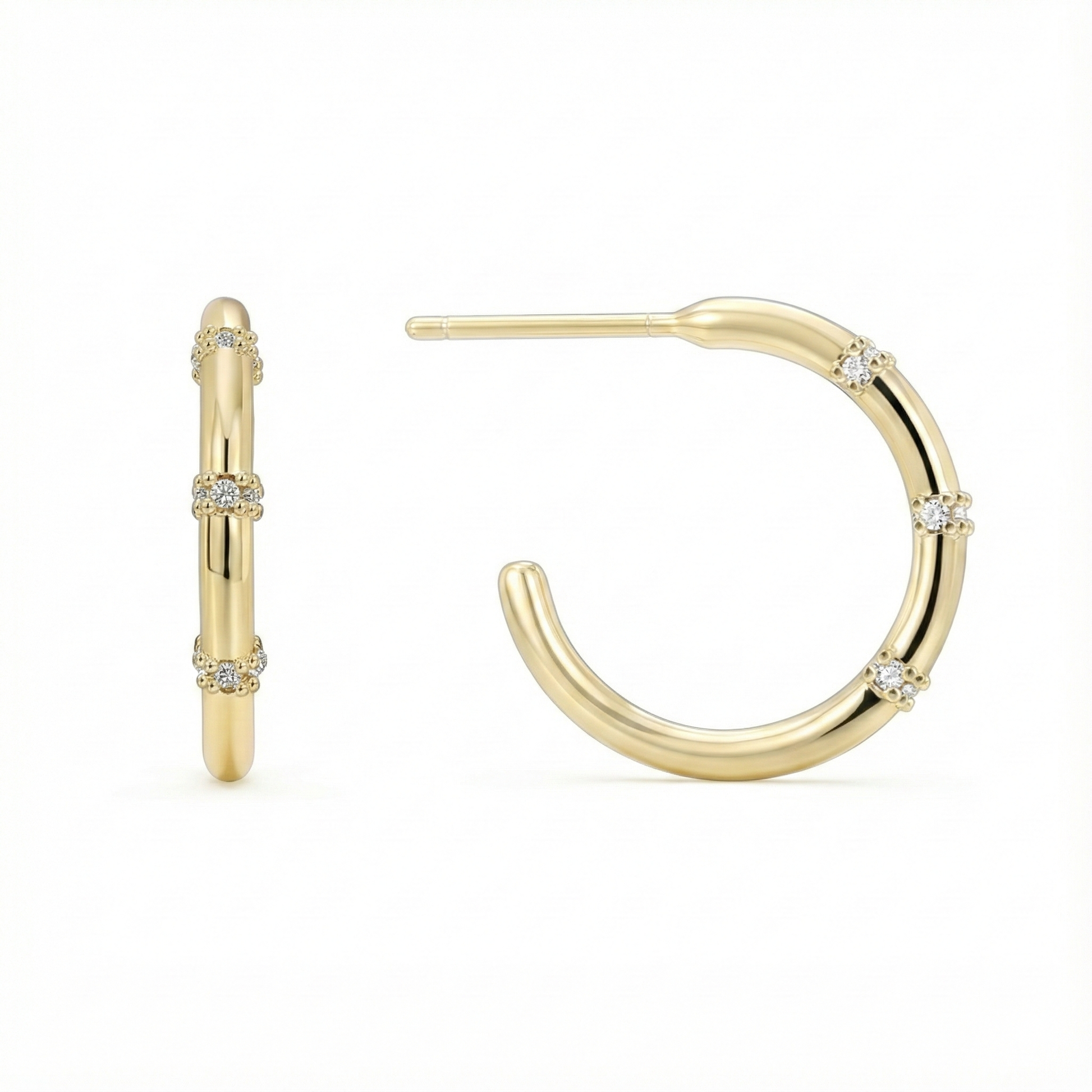 Créoles semi-ouvertes dorées or 18k avec trois lignes de zircons scintillants, design moderne et élégant