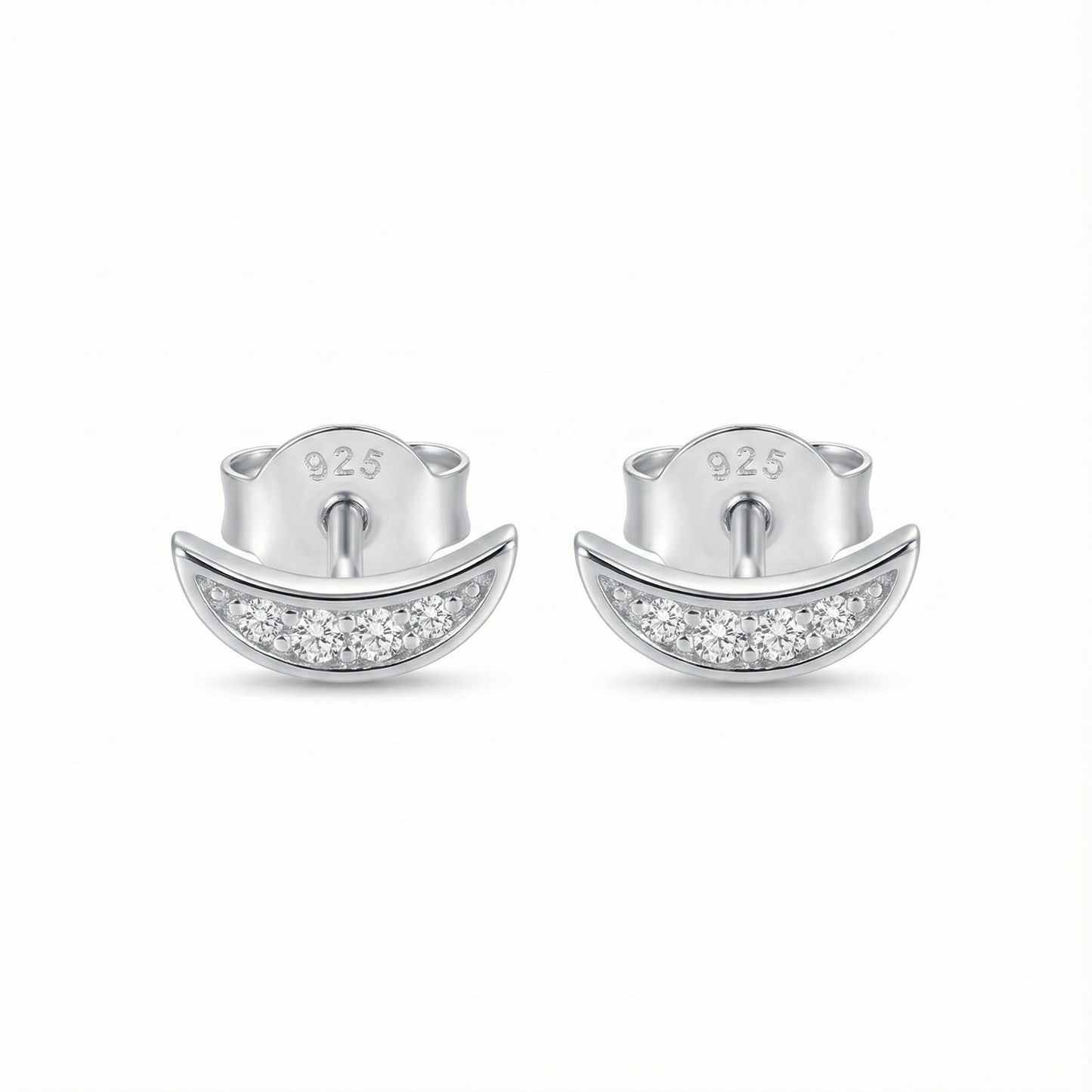 Détail croissants de lune sur boucles puces argent 925