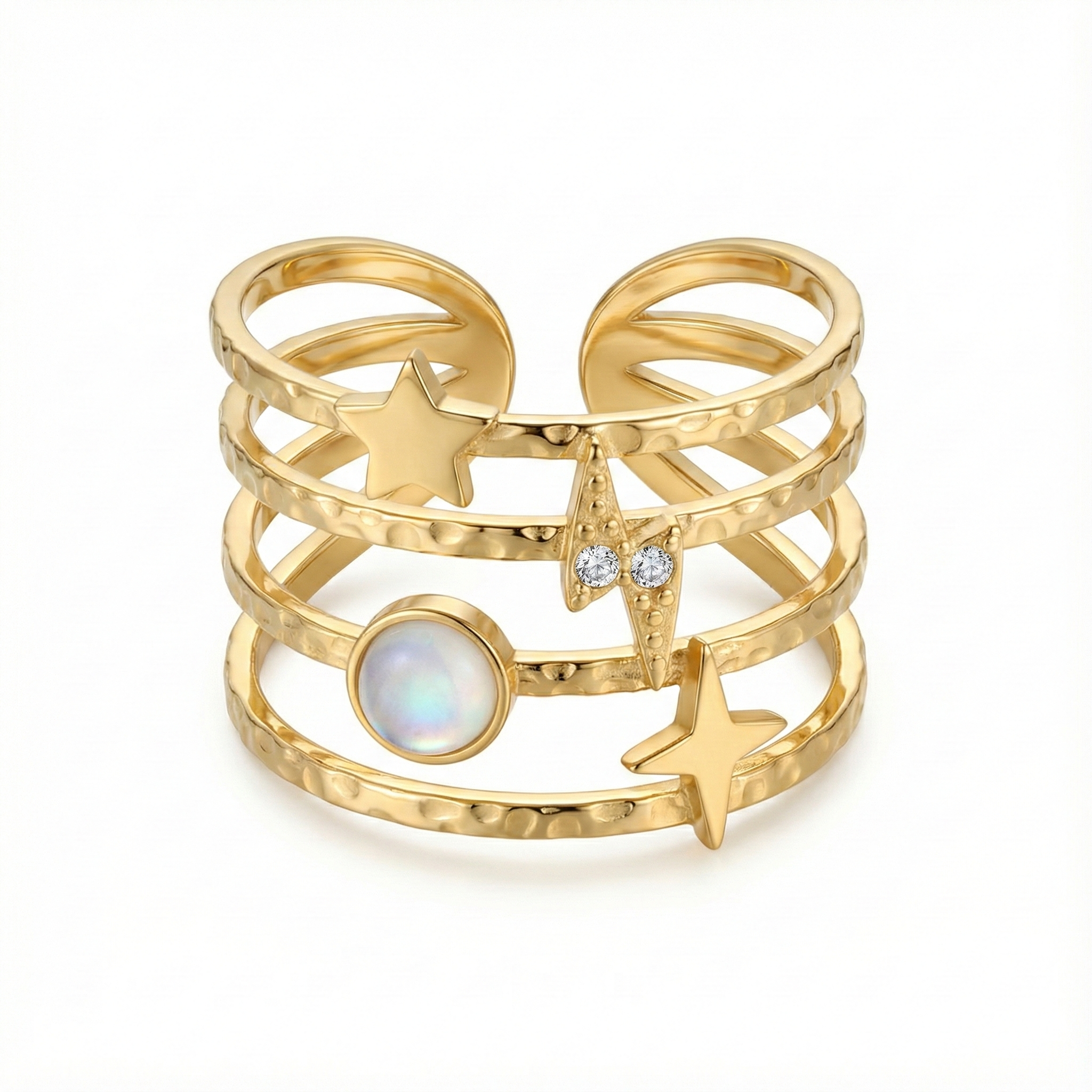 Détail motif étoile filante et nacre blanche sur bague dorée