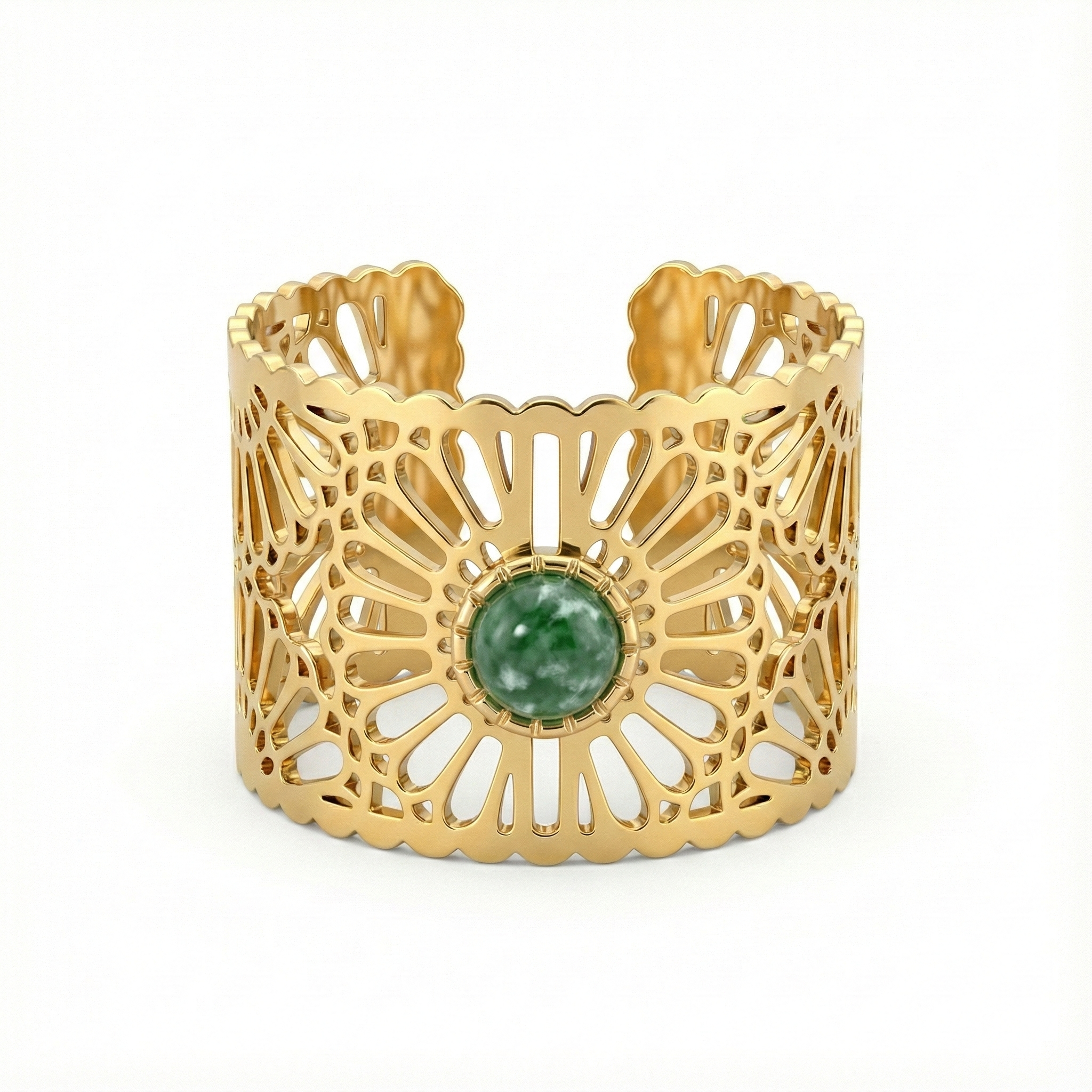 Bague acier inoxydable doré dentelle orientale perle verte portée