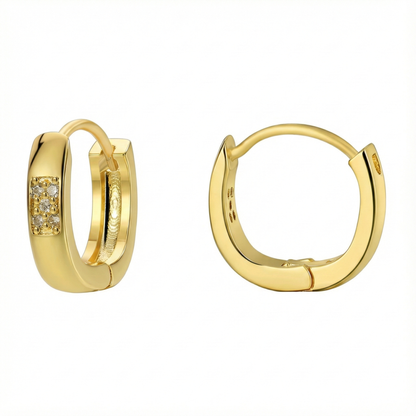 Mini créoles doré à l’or 18k pavées de zircons scintillants