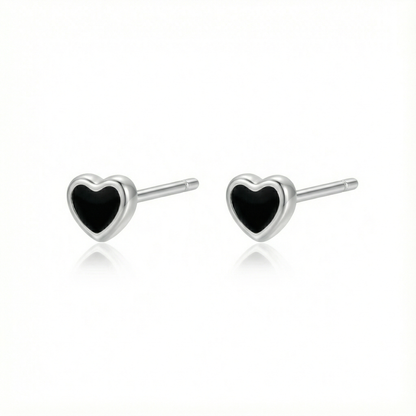 Petites puces d'oreilles en argent 925 forme cœur avec centre noir (émail ou onyx) contour argenté brillant