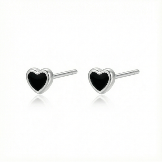 Petites puces d'oreilles en argent 925 forme cœur avec centre noir (émail ou onyx) contour argenté brillant